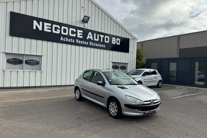 PEUGEOT 206