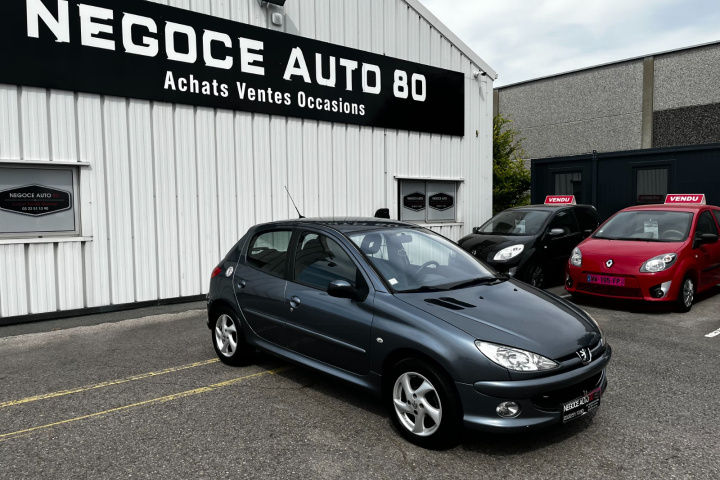 PEUGEOT 206