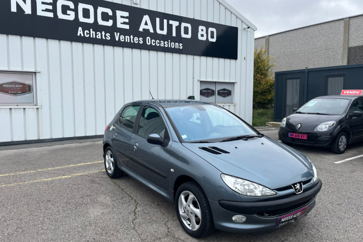 PEUGEOT 206