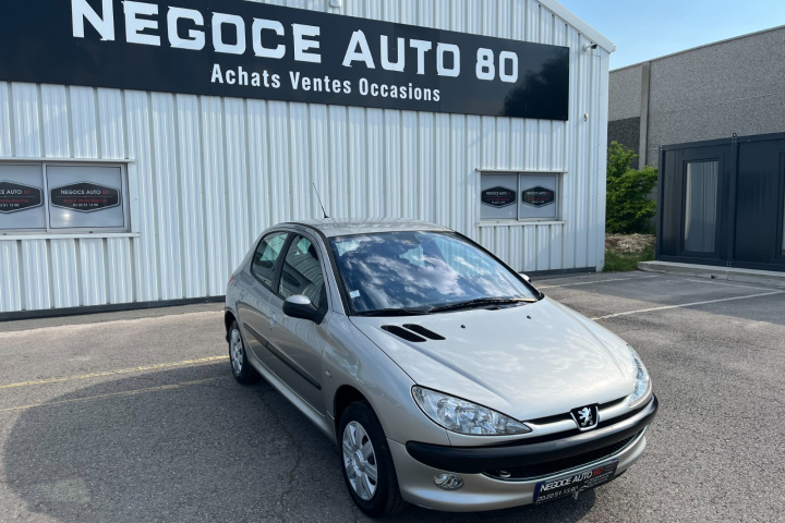 PEUGEOT 206