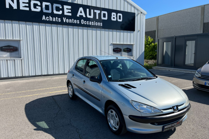 PEUGEOT 206