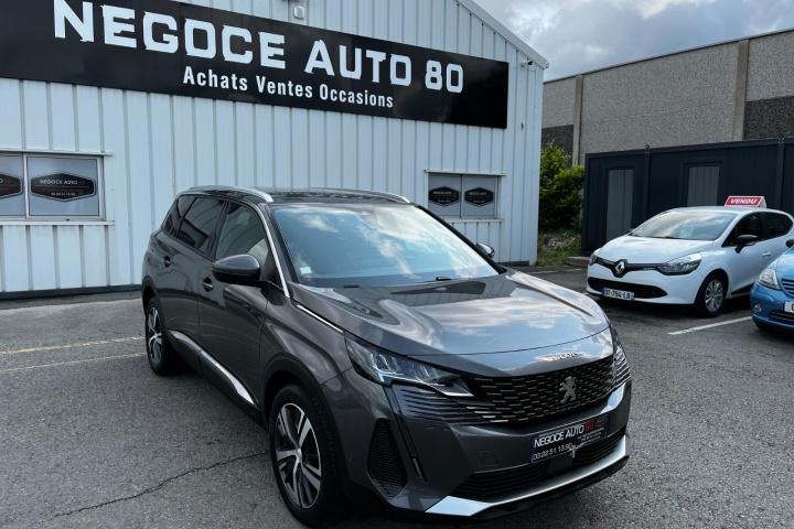 PEUGEOT 5008